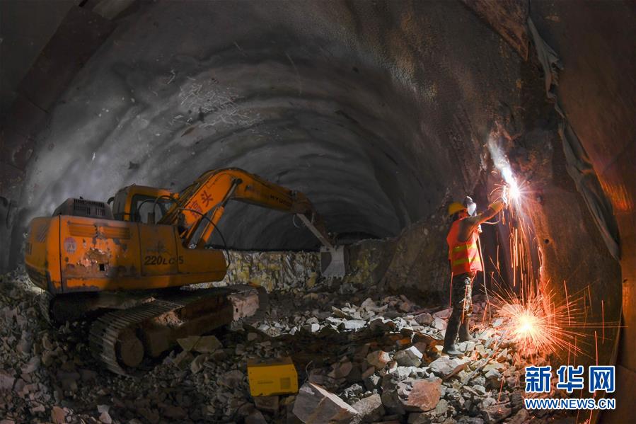 （经济）（3）新建福厦铁路厦门段桥隧全面开工