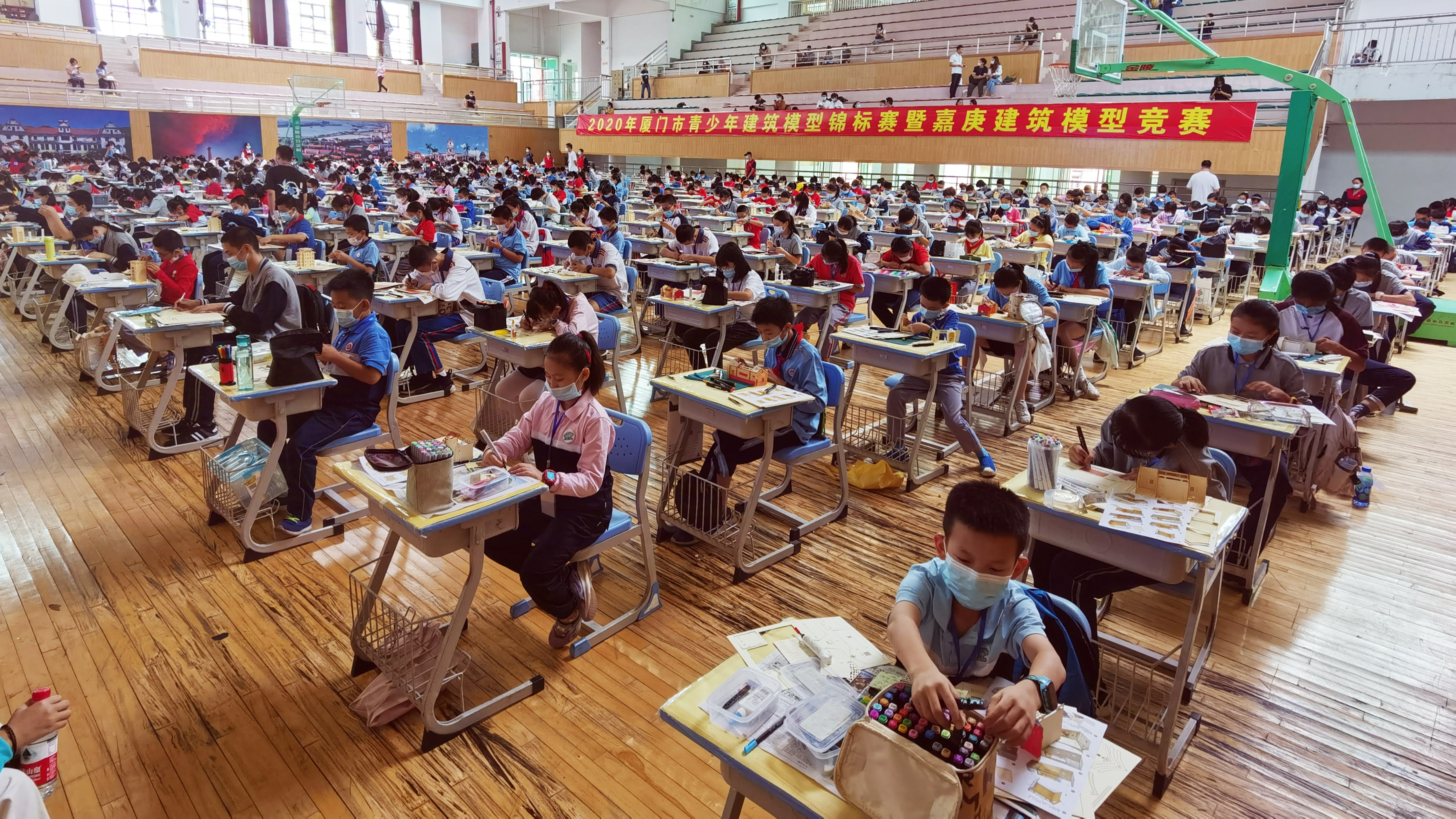 厦门市青少年嘉庚建筑纸模型比赛在福建省厦门集美中学举行.jpg