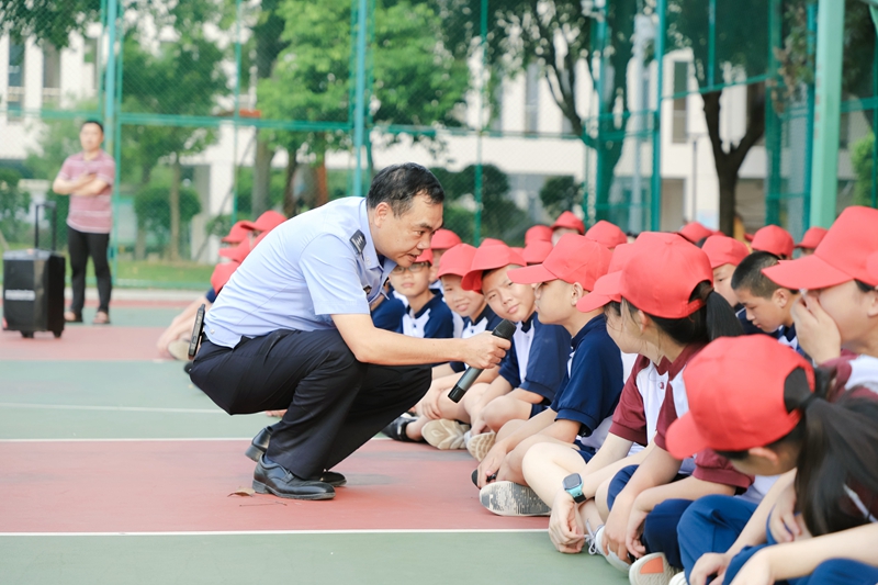 后溪交警中队民警在校园开展交通安全宣传（后溪交警中队供图）.jpg