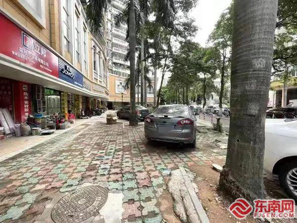 厦门江头街道:小区门口"换新衣" 改善居民生活环境