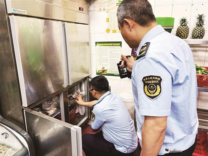 厦门：专项检查绷紧餐饮“安全弦”