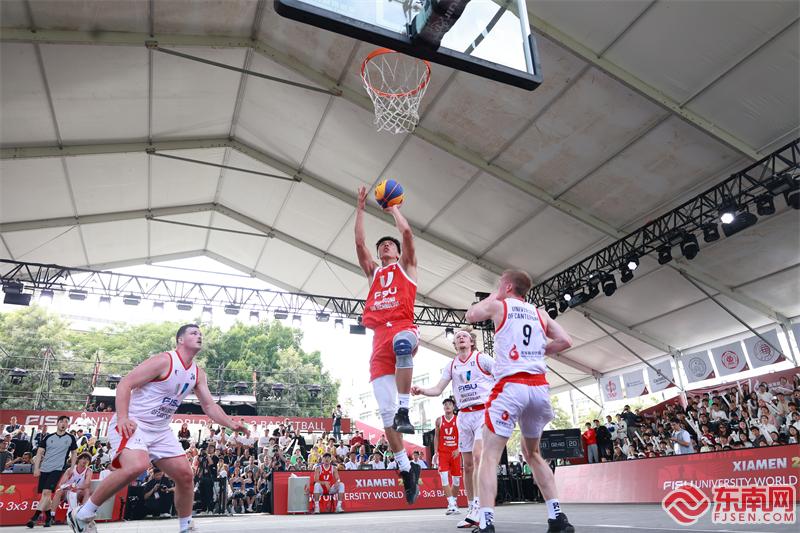 全球五大洲24支球队在厦争夺大学生3x3篮球世界杯