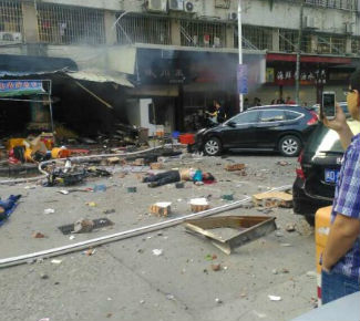 厦门美湖路一小吃店今早发生爆炸 现场伤亡不明