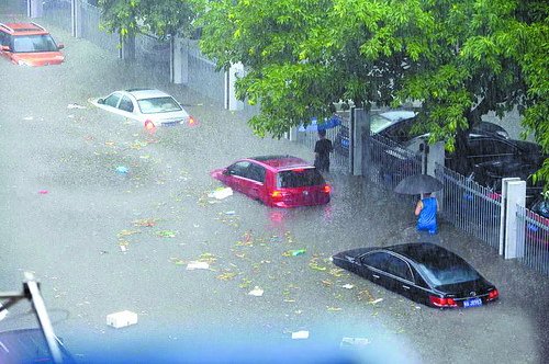 昨天厦门岛外忽下倾盆雨 未来需防短时强降雨