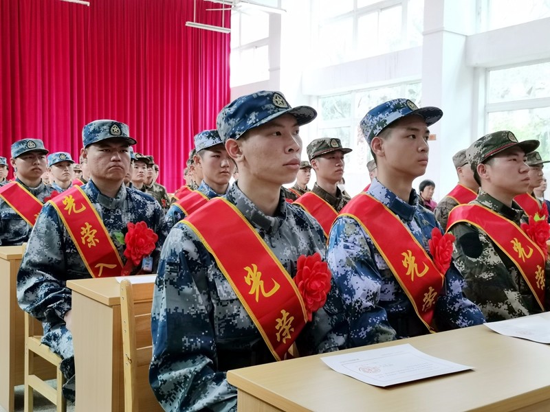 54名新兵身穿新军装、戴上大红花，响应祖国召唤，光荣应征入伍2（区人武部供图）.jpg
