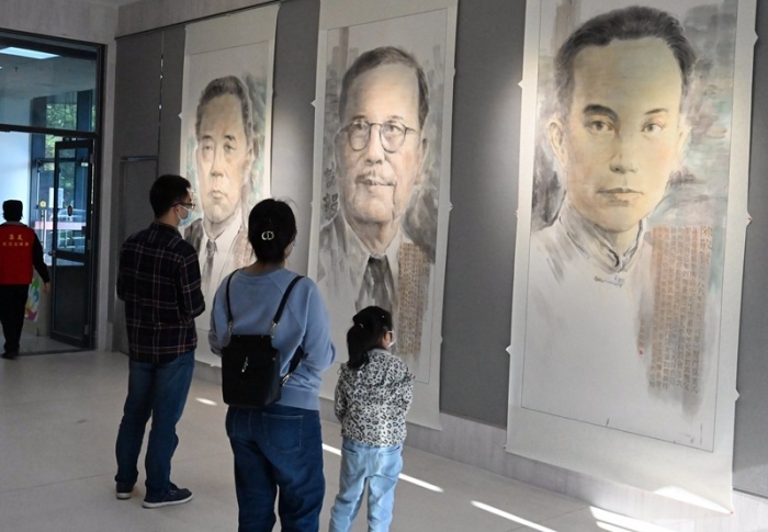 “绘两岸名人 讲两岸故事”宗宏岗作品展开展（吴觅亮摄）.JPG