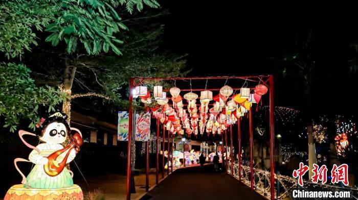 厦门灵玲潮兔新春灯会首亮相。 厦门灵玲供图