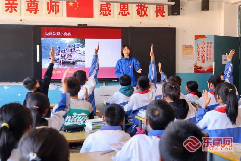 山海同行三十载青春续写闽宁情——专访厦大第25届研支团闽宁分队支教队员梁怡婷(图1)